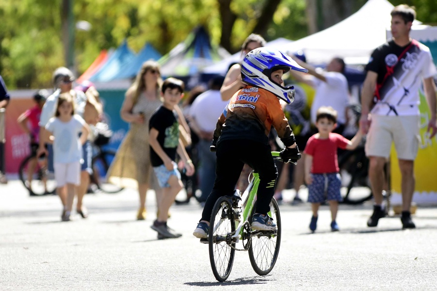 Con más de 10 mil personas presentes en el Bosque, se llevó a cabo la segunda edición de la Feria de Movilidad Sustentable