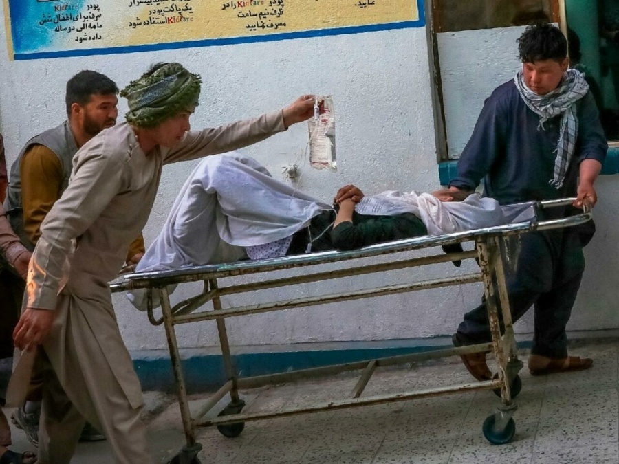 Explosiones en una escuela de Kabul dejan al menos 20 muertos