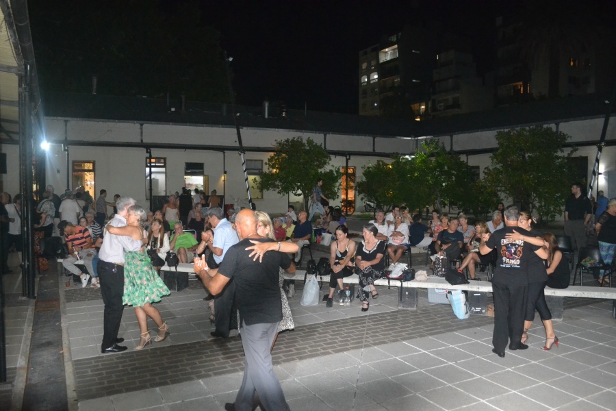La magia del tango copará nuevamente la Plaza Malvinas con grandes profesores y clases gratuitas