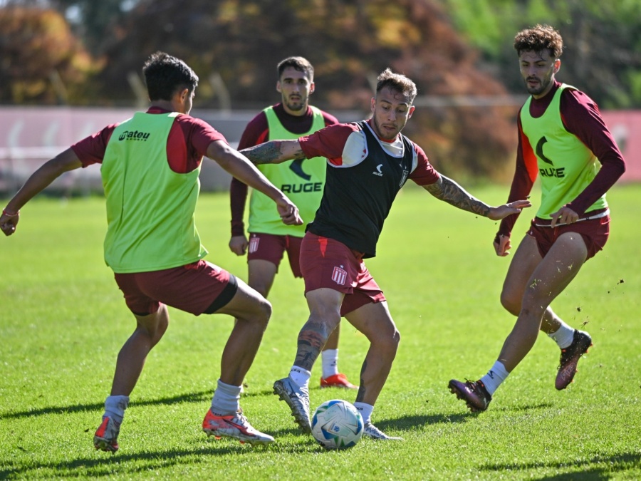 Decidió no irse libre, no es prioridad para Domínguez y ya recibió tres propuestas para marcharse del Pincha