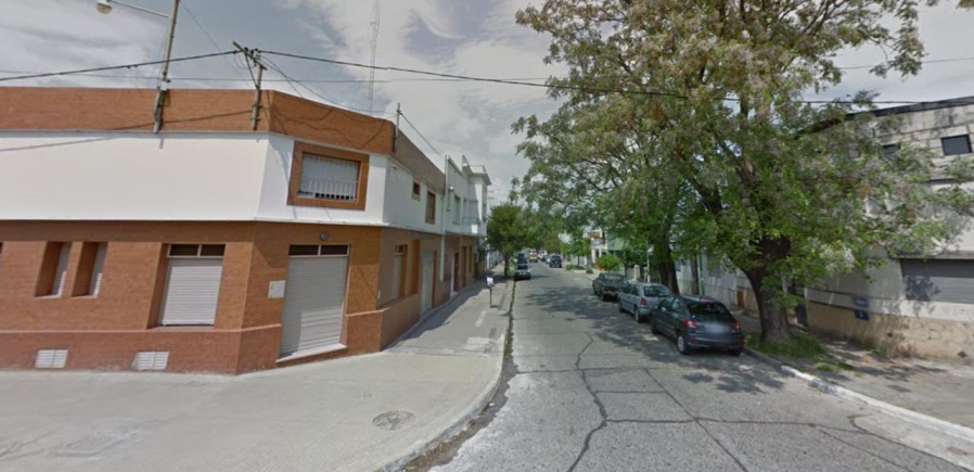 Una joven platense se tiró del balcón para escaparse de un ladrón que entró a su casa, la ató y la manoseó