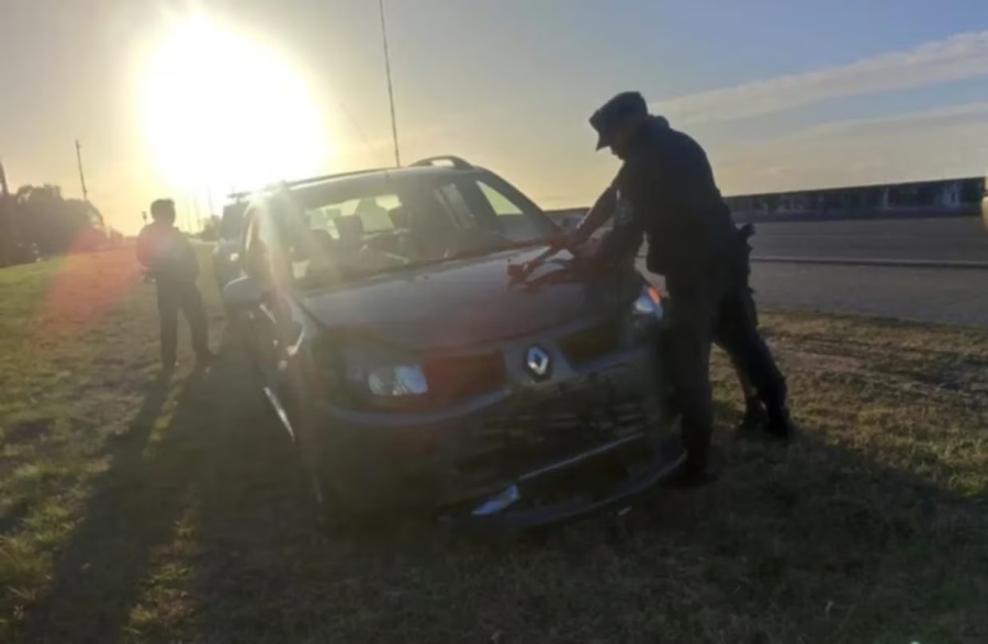 Iba discutiendo con su mujer en plena Autopista Buenos Aires-La Plata e impactó contra un camión: ”Decía que me iba a matar”