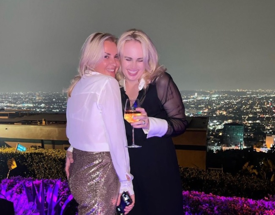 ”Necesitaba una princesa de Disney”: la actriz Rebel Wilson confirmó que se casará con Ramona Agruma