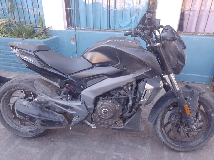 Detuvieron a un chico de 15 años por intentar escaparse de la policía con una moto robada en Villa Elvira