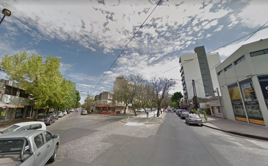 Los sorprendieron cuando intentaban ingresar a una casa en La Plata para robar y uno intentó agredir a la policía