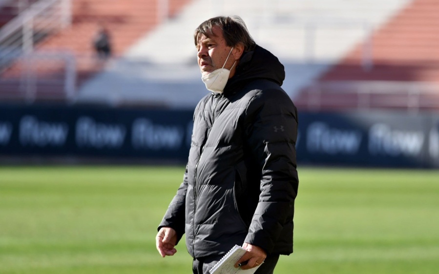 Estudiantes: arranque de la semana, la espera por un refuerzo y varias negociaciones en marcha