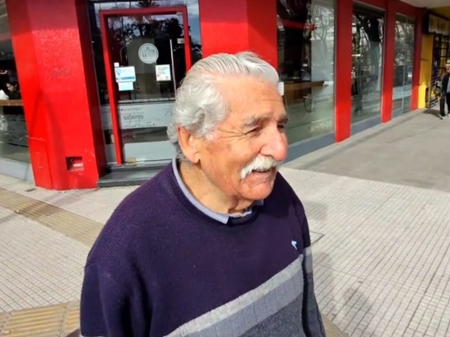 Le preguntó a un señor en La Plata cuantos años tiene y su respuesta fue sorprendente: “esa generación no ofende”
