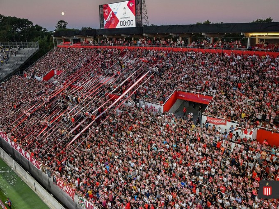El Pincha y su noche copera: Presentación y el pedido de buen comportamiento a los hinchas