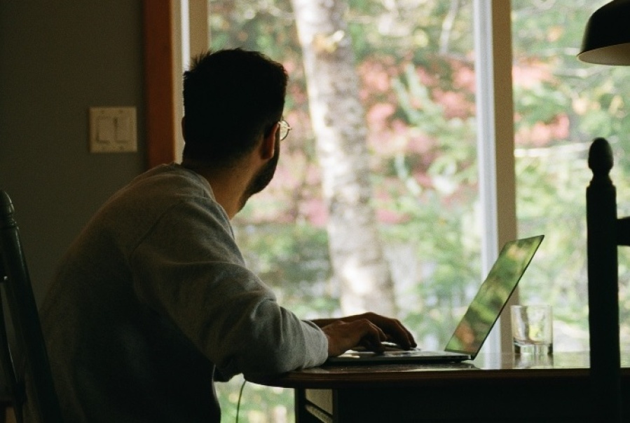 Teletrabajo en la Provincia de Buenos Aires: quieren crear un Registro Único obligatorio de los empleados ”a distancia”