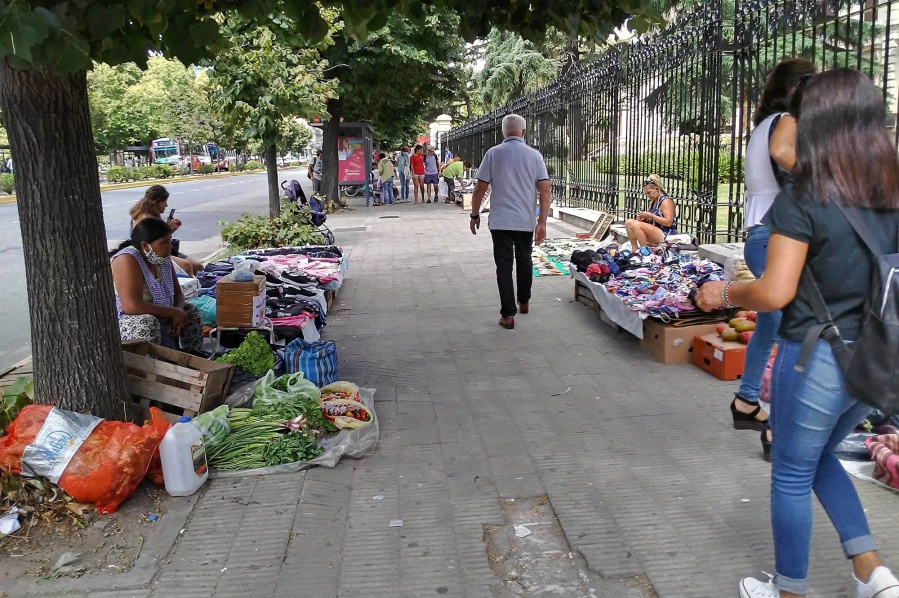 Venta ambulante: el Concejo Deliberante de La Plata aprobará cambios en la norma que regula los paseos de compras y ferias