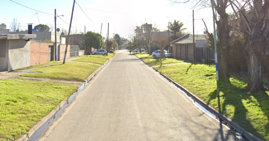 Se tomó un taxi, se bajó para pagar y le disparó cuatro tiros al auto