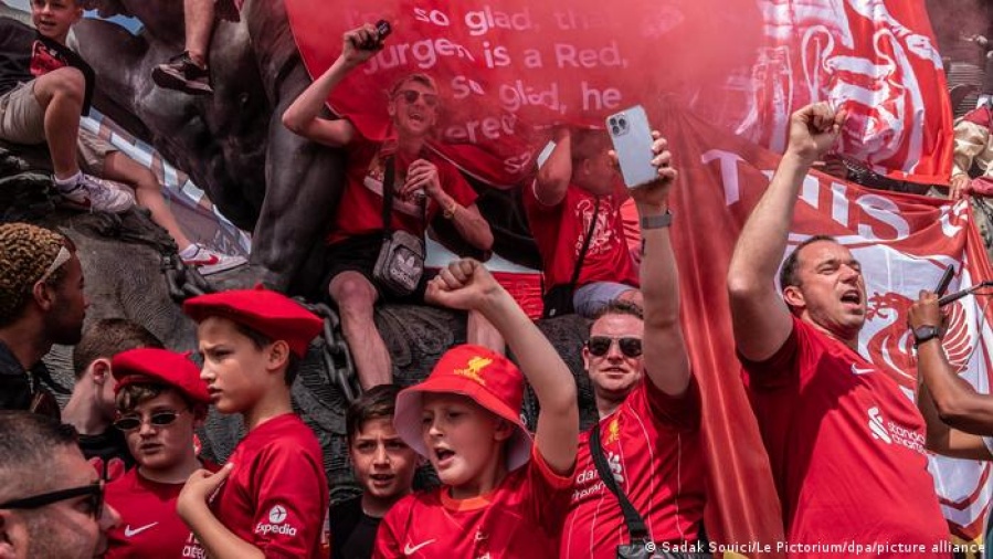 Tras los incidentes en la final de la Champions, la policía francesa detuvo a 68 hinchas del Liverpool