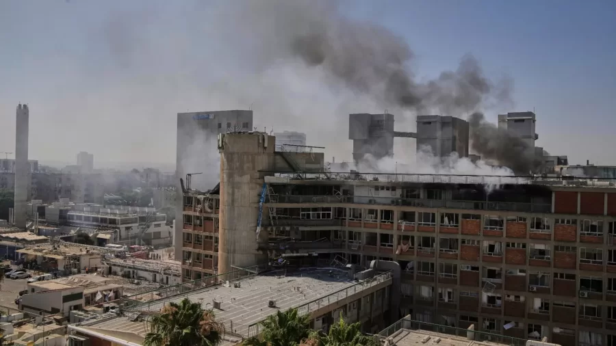 Irán bombardeó el hospital más grande del sur de Israel y provocó daños extensos