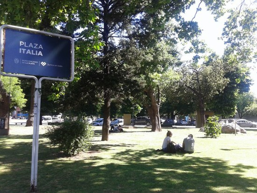 Detuvieron en Plaza Italia a un hombre que tenía pedido de captura