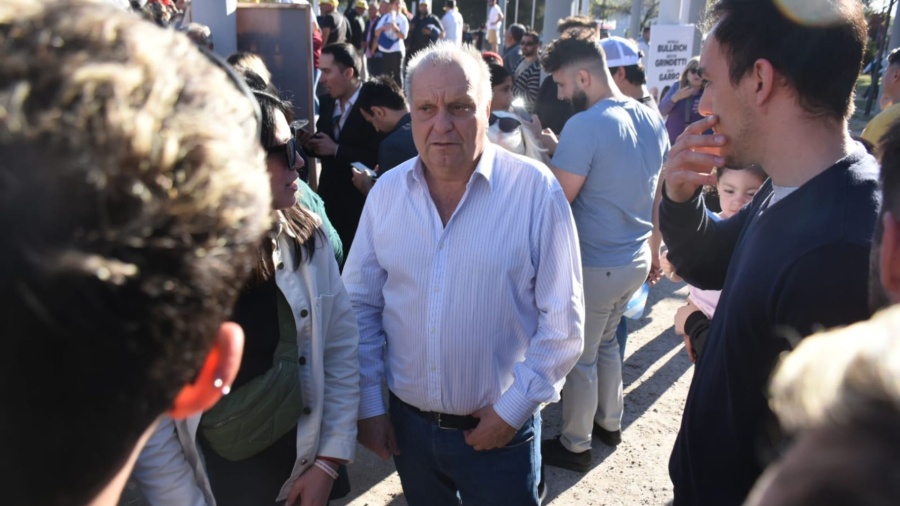 Lombardi: ”Los economistas que rodean a Milei no saben cómo decirle que se equivocó con lo de la dolarización”