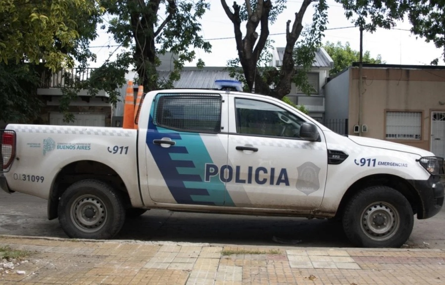 Policías revisaron su casa de Gonnet por un intento de robo, se fueron y descubrió que le faltaban más cosas