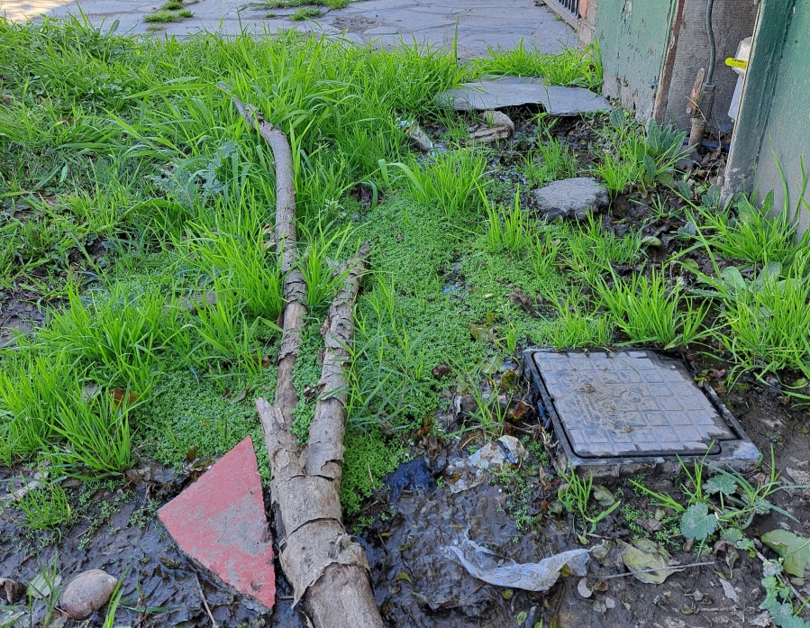 En 30 y 467 reclamaron por cloacas y el mantenimiento de los entubados de alcantarillas