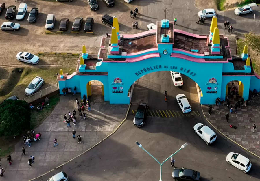 ”Área 72”, mitos de Plaza Moreno y República de los Niños: vuelven las visitas guiadas para conocer los secretos de La Plata