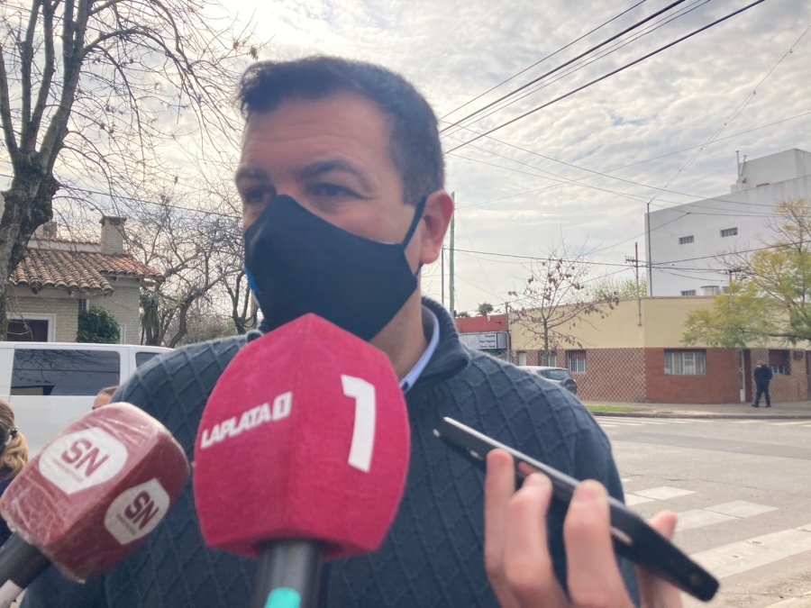 Archanco votó en la Escuela Mater Dei: ”Somos vecinos que queremos mejorarle la calidad de vida a los platenses”