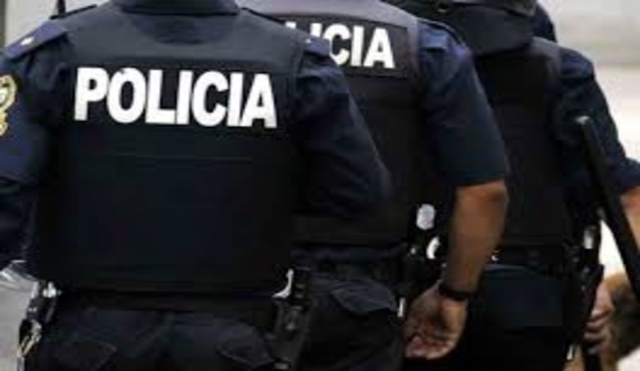 Delincuentes disfrazados de agentes policiales realizaron un falso allanamiento en La Plata y se llevaron 13 millones