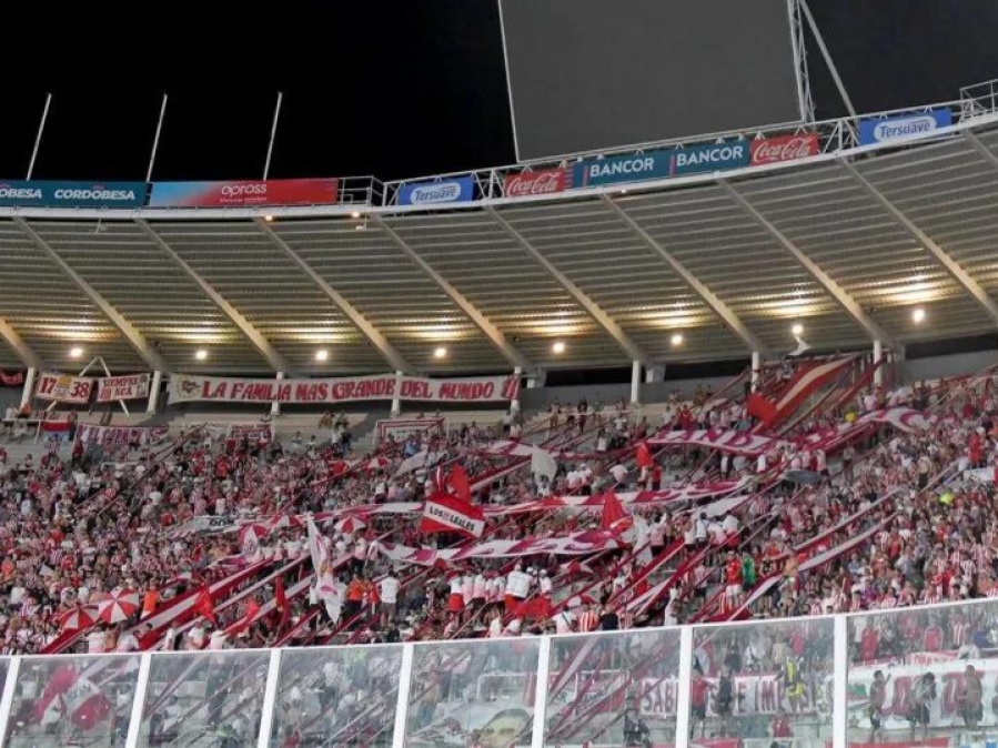 Piden imitar el gesto de otros clubes: ¿Cuál es el reclamo que le hacen los hinchas de Estudiantes a la dirigencia?