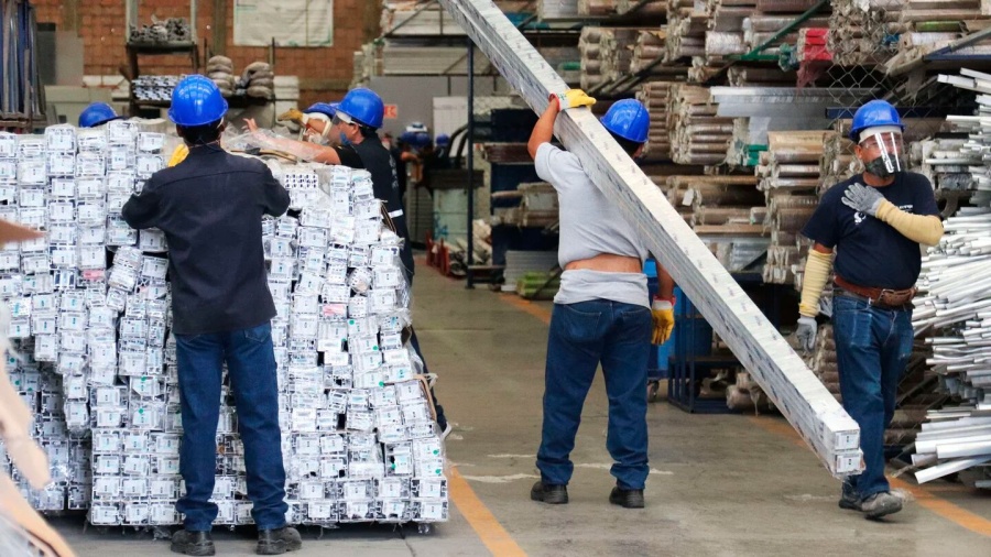 Se derrumbó 19% la industria pyme en mayo, profundizaron los recortes y preocupa la llegada de las tarifas de energía