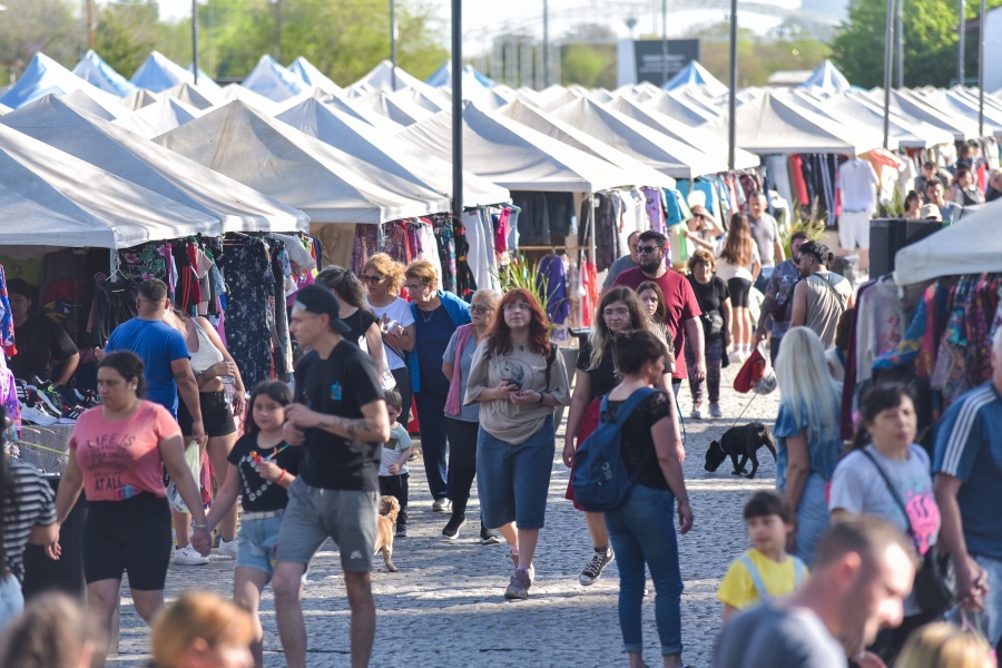 Meridiano V disfrutará un nuevo fin de semana con shows en vivo, clases de baile y venta de ropa usada