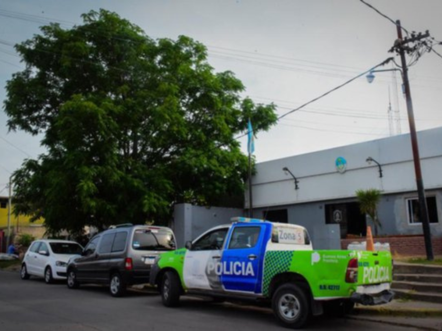 Una pareja de Berisso fue detenida tras ser denunciados por comercializar droga