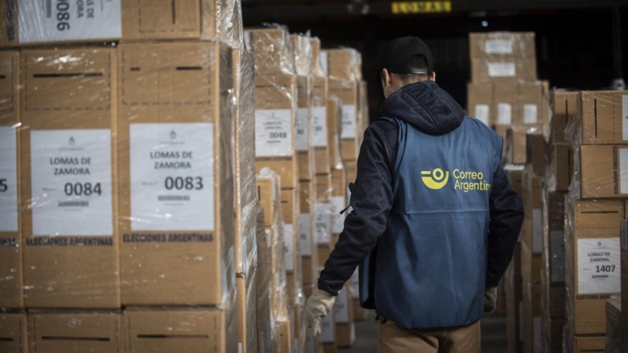 Comenzó el operativo logístico para este domingo: más de 16 mil vehículos distribuirán más de 106 mil urnas