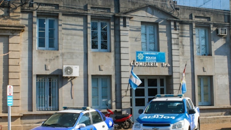 Sancionaron a una policía que tuvo sexo con un preso en la comisaría y lo grabó