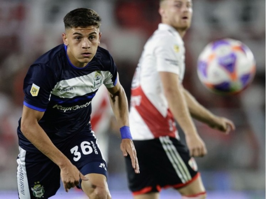 Sorpresivamente se marchó del Lobo, lo presentaron en su nuevo club: ¿Vuelve al bosque como rival?