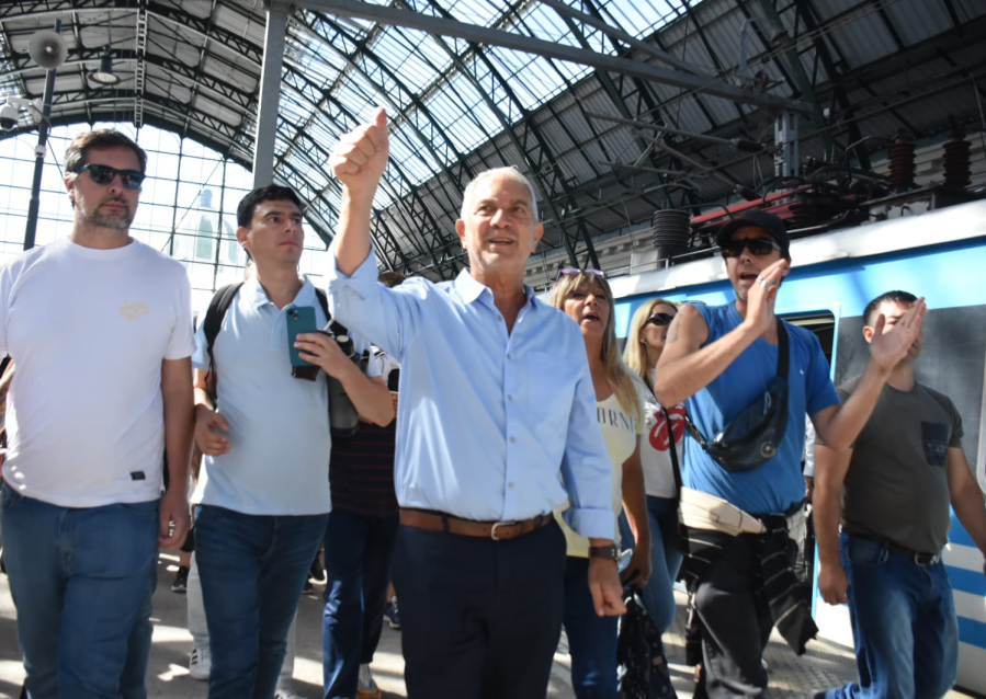 Técnicos, militantes y ex funcionarios: radiografía de las ”terceras líneas” del gabinete de Julio Alak en áreas claves