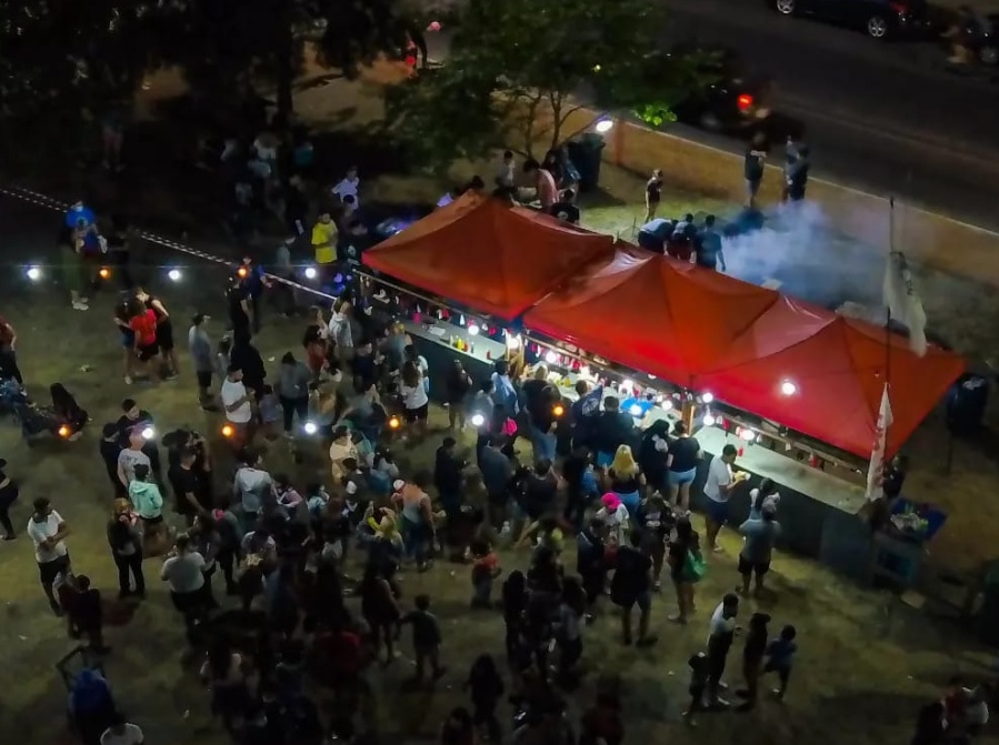 Muñecos de fin de año en La Plata: los responsables podrían instalar puestos de comidas a menos de 100 metros del momo