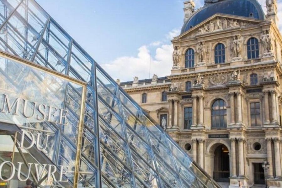 Asaltaron el Louvre en cuestión de minutos y robaron nueve joyas de la colección de Napoleón de ”un valor incalculable”