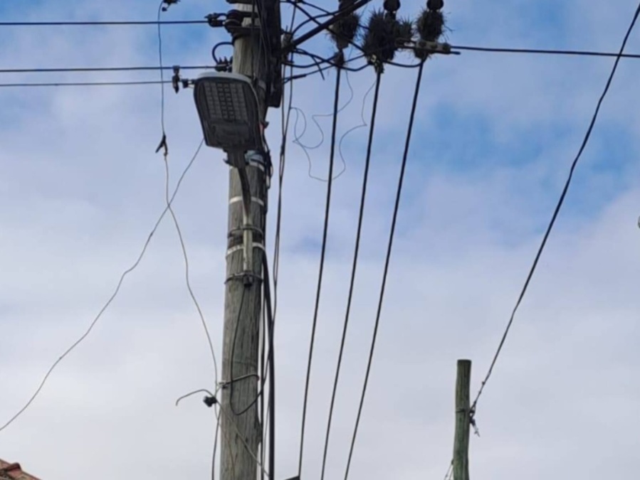 Vecinos reclaman por luminarias en 119 entre 526 y 527