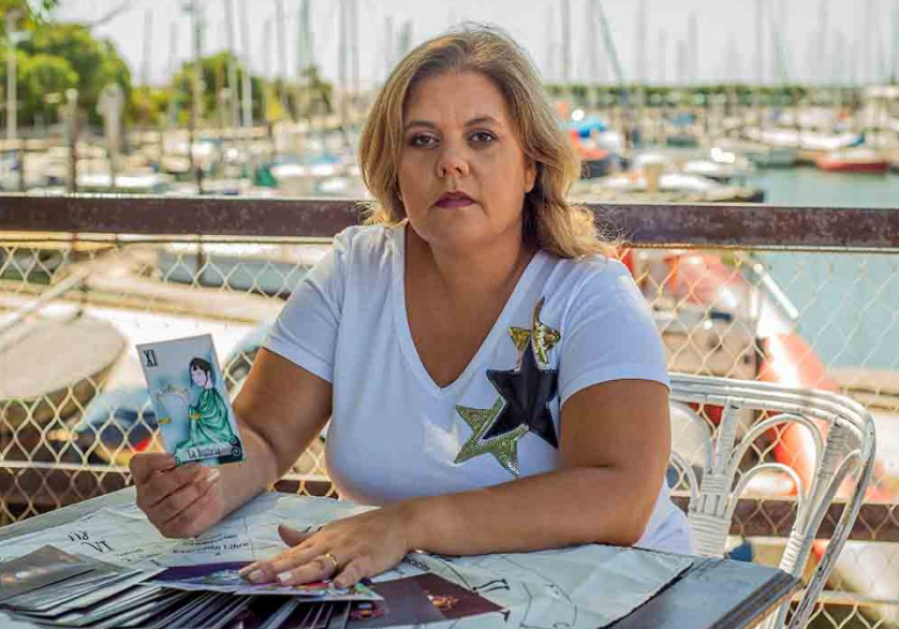 Predijo la final del Mundial, llevó el Medium al teatro y ahora llega a La Plata con una gran experiencia