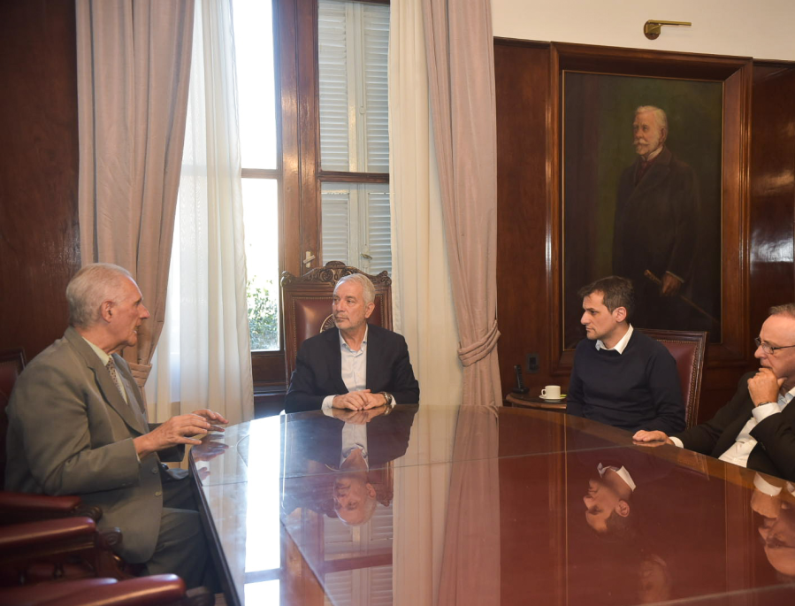 Alak se reunió con el director del CONICET La Plata por las respuestas a situaciones meteorológicas y la política ambiental
