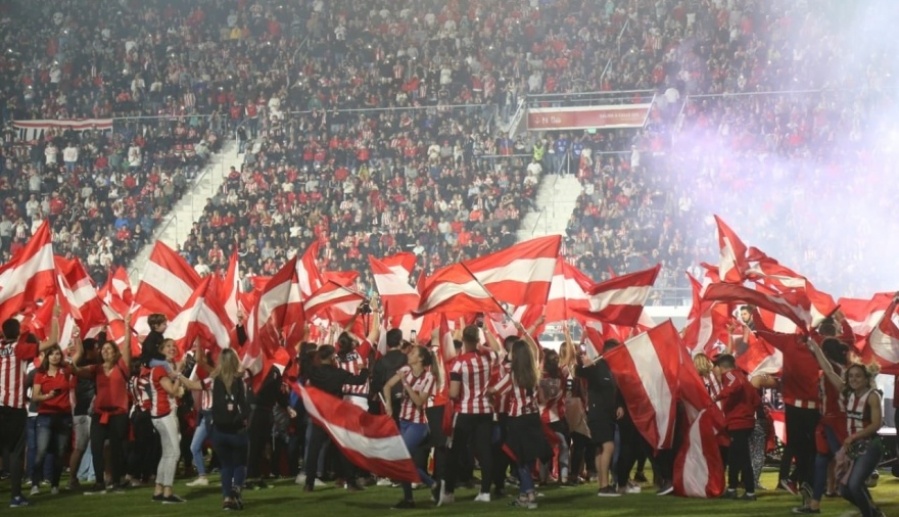 La vigilia Pincharrata: Estudiantes continúa con los festejos y espera por la llegada del 120 aniversario