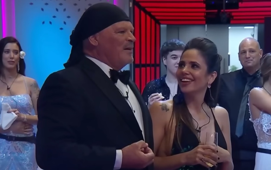 En la última noche de todos los ”hermanitos” juntos Alfa, no se achicó y le pidió matrimonio a Romina