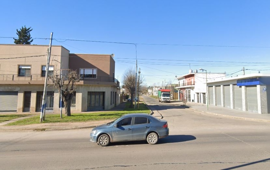 Un delincuente entró a robar a un negocio en Lisandro Olmos y, minutos después, otro intentó lo mismo