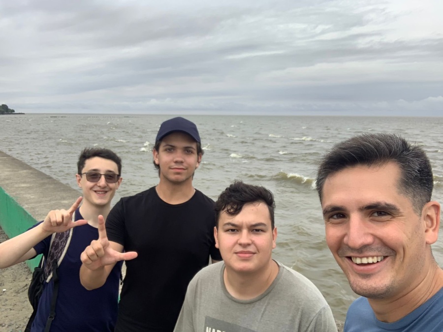 ”Puede arrasar si quiere”: un joven porteño conoció Ensenada, quedó maravillado con una ”postal” y se acordó de Larreta