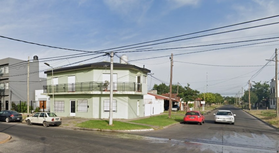 Un policía hablaba con su mujer por teléfono, supo que la estaban asaltando y frustró el robo a los tiros