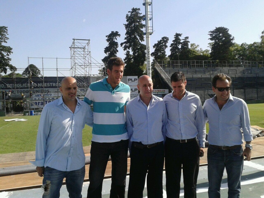 Un ex presidente del Lobo se metió en la rosca política y en la previa al clásico ya empezó a jugar