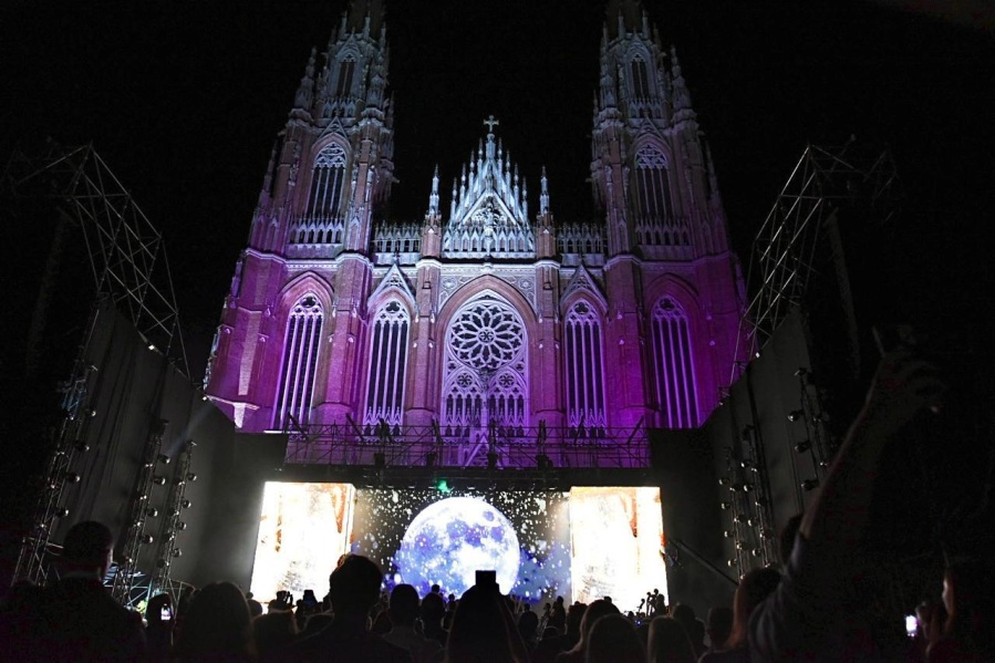 Alak y Kicillof inauguraron la nueva iluminación y sonido de la Catedral de La Plata