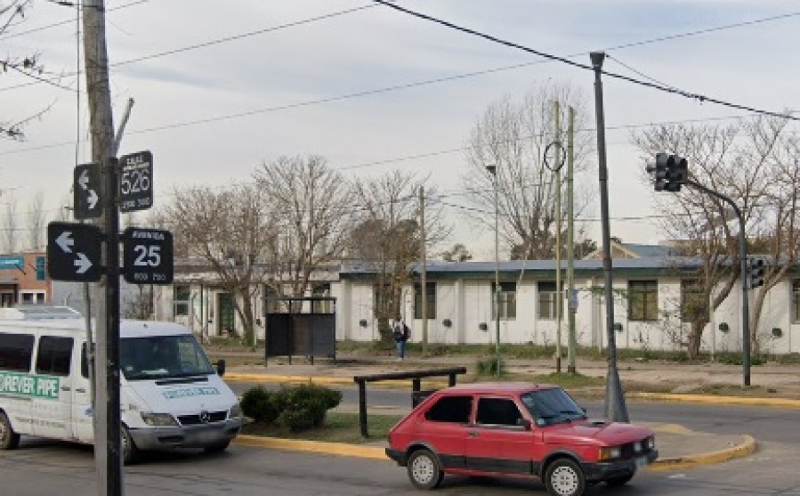 Vecinos reclaman por el estado de las escuelas en Tolosa