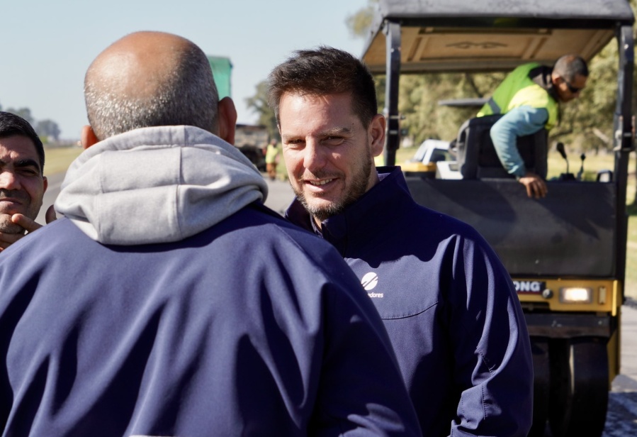 Atanasof recorrió los trabajos en la Ruta Nacional 7: ”Es una vía importantísima para la producción y el turismo”