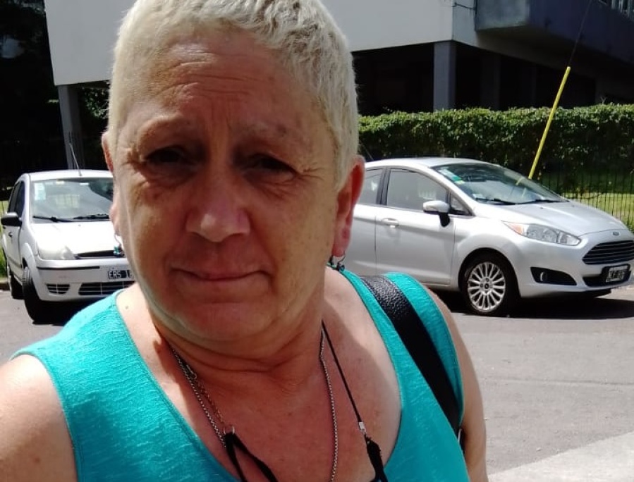 Una vecina de Berisso de 59 años lleva 22 cirugías y necesita urgente una mochila de oxígeno para vivir: ”No puedo esperar”