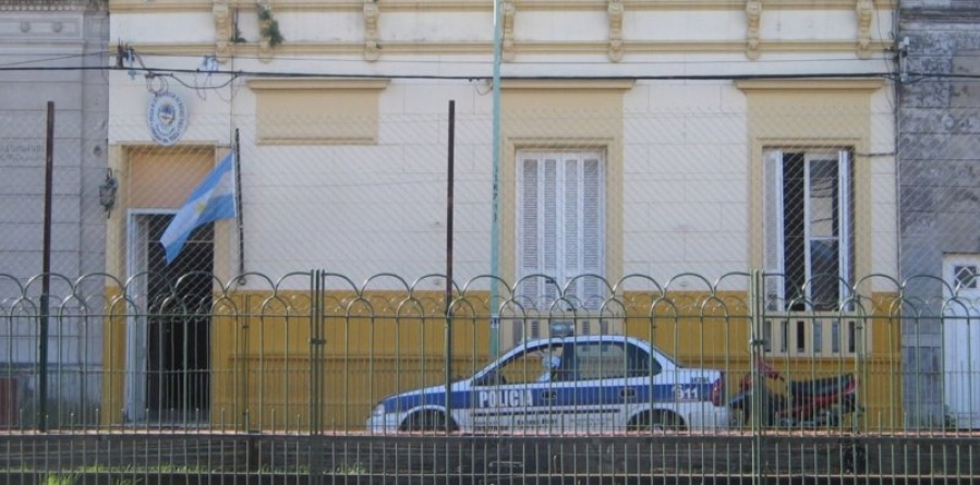 Intentaron linchar a una joven de 21 años que había apuñalado a una adolescente en plena vía pública en La Plata