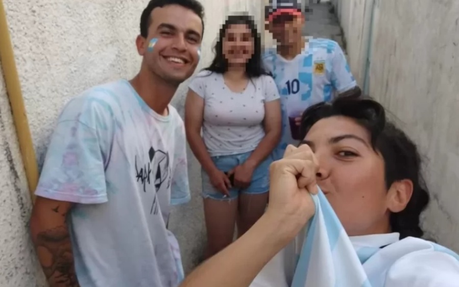 Miraron el partido y se sacaron fotos juntos post victoria de Argentina frente a México: luego de la selfie él la mató