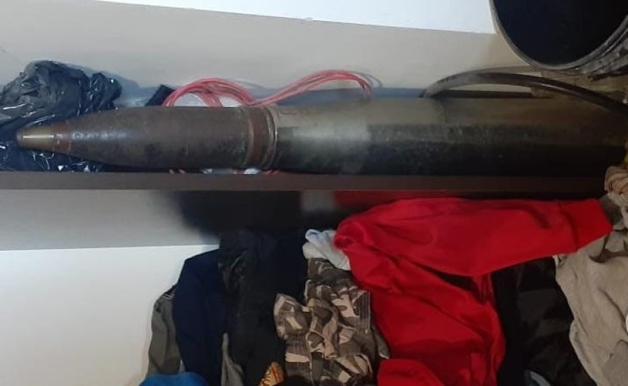 Hallaron un proyectil militar en un allanamiento en una casa de San Carlos